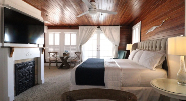 Одноместный клубный номер Standard с балконом The Riverview Hotel - New Smyrna Beach