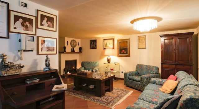 Villa in Tuscany With Private Pool and Hill View