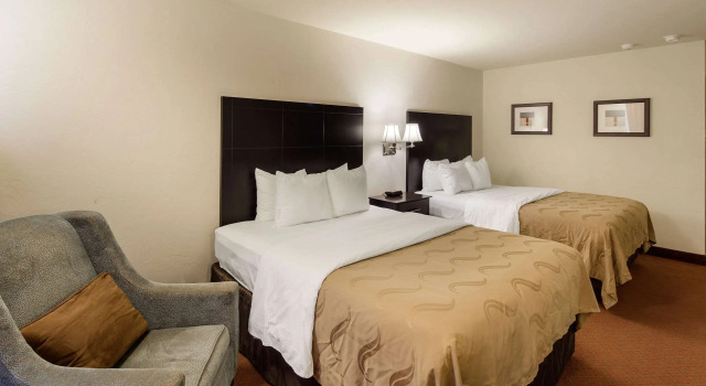 Четырёхместный номер Standard Quality Inn Moses Lake