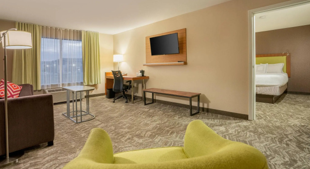 Четырёхместный люкс c 1 комнатой SpringHill Suites by Marriott Denton