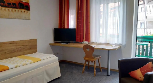 Одноместные апартаменты Hotel Fortuna