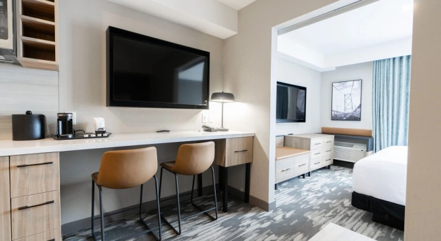 Двухместный люкс с кухней Standard Sandman Signature Dartmouth Hotel & Suites