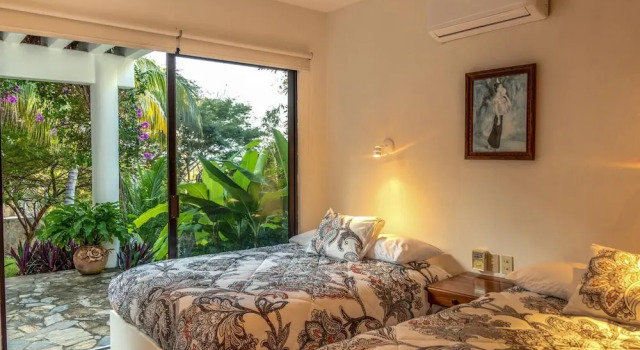 Vista Hermosa, Book Villa Tangolunda 