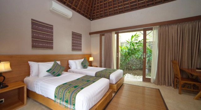 Villa Tiga, Book Villa Hotels in Lombok with Parking, Parking