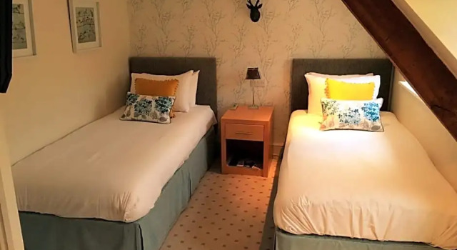 Номер Standard The Highworth Hotel