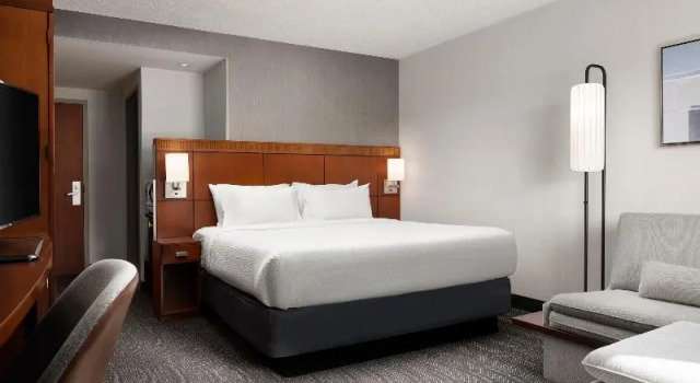 Номер Premier Courtyard by Marriott Washington Capitol Hill/Navy Yard