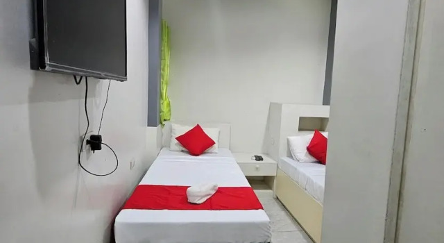 Номер Comfort JRJA Suites I beside Card Bank Tagum