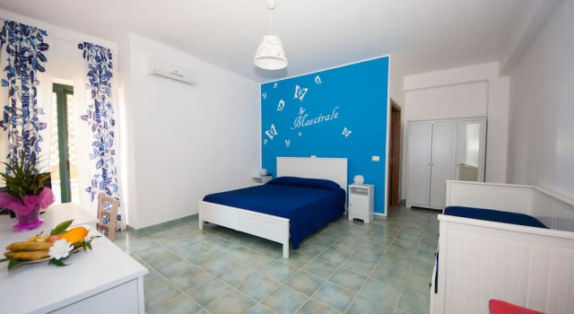 Семейный номер Standard с балконом Hotel Donna Rosa