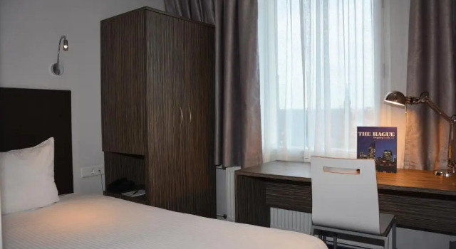 Одноместный номер Standard Court Garden Hotel