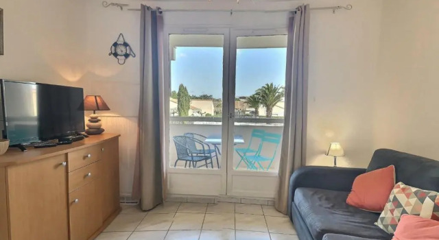 Studio cabine pour 4 personnes avec piscine commune