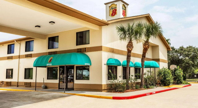 Двухместный номер Standard Super 8 by Wyndham League City Kemah Area