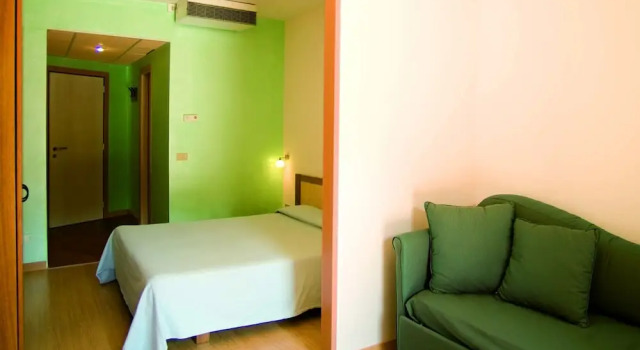 Четырёхместный номер Classic с видом на парк Magara Hotel