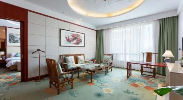 Люкс Deluxe Wuhan Rongtong Zhongnan Garden Hotel