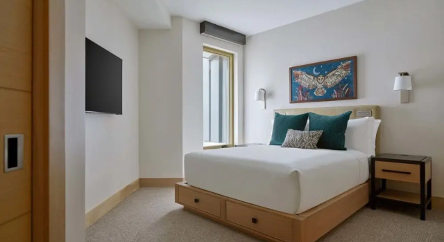 Contemporary 3 Bedroom Luxury Ski In, Ski Out Residence in Snowmass Base Village