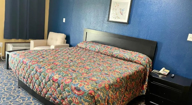 Номер Standard Super 6 Inn