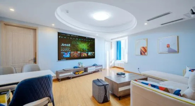 Семейный люкс с 2 комнатами NO.8 Qing Ni Apartment(DL Railway Station Zhongshan Square Branch )
