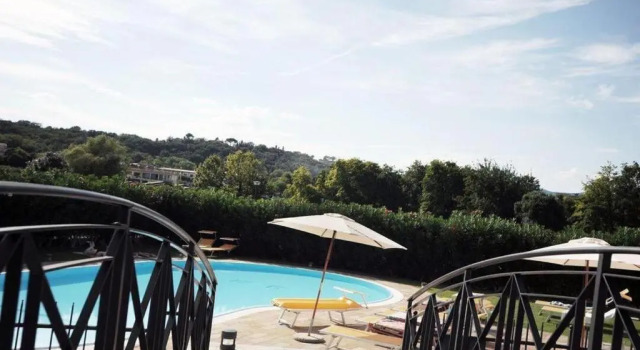 Коттедж с 2 комнатами Lago di Garda a 300m - House in Manerba