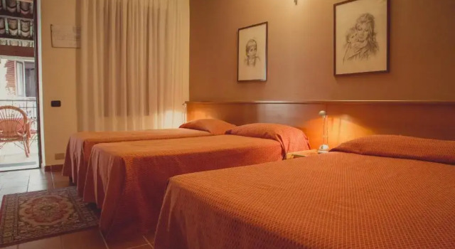 Camera quadrupla Standard Hotel Rainero