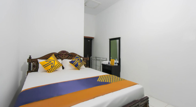 Hotel O Zam Zam Family Syariah, Book Hotel Hotels in Ketapang with Parking, Parking