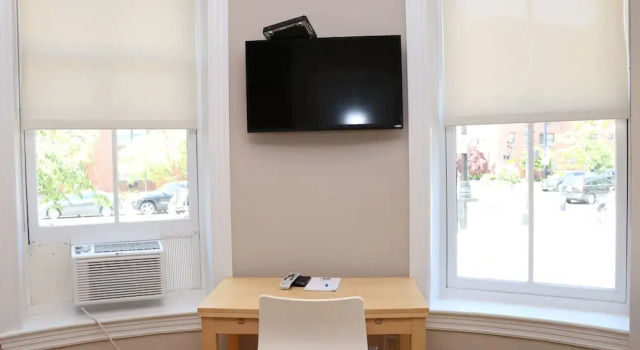 Студия Economy Maverick Suites at 402 Columbus Ave