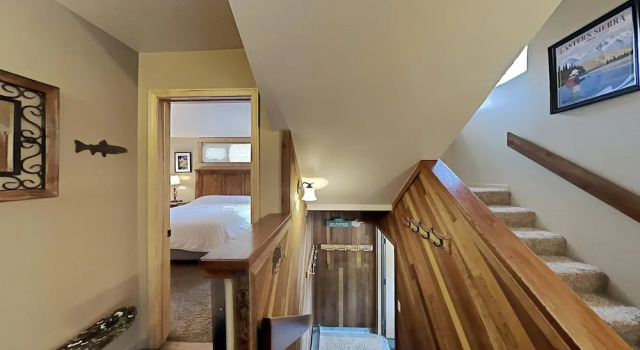 Номер Standard Remodeled Spacious Condo - Next to Car Charging, Hot Tubs, Village Gondola by RedAwning
