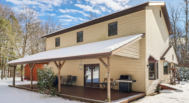 4 Mi to Camelback! Group-friendly Poconos Cabin, Book Feriehus Tannersville 