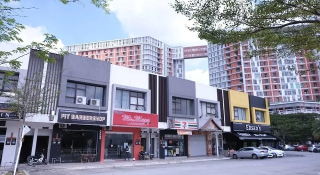 Suria Jelutong Cozy Studio by BeeStay