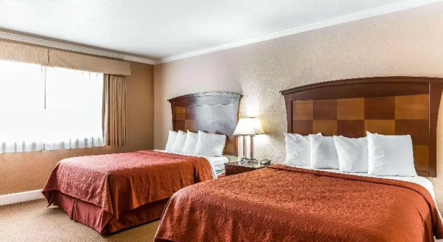 Люкс с балконом Quality Inn near Hearst Castle
