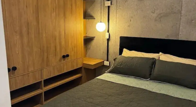 Апартаменты Deluxe Stylish Private Room City Views & Prime Location