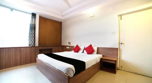 Hotel Riya Grand by OYO Rooms