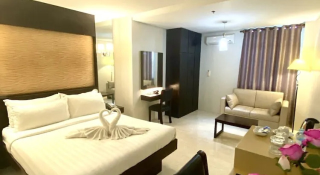 Luksusowy dwuosobowy pokój Ninong's Hotel