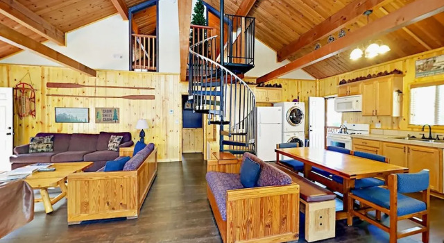880 Edgemoor Rd Cabin