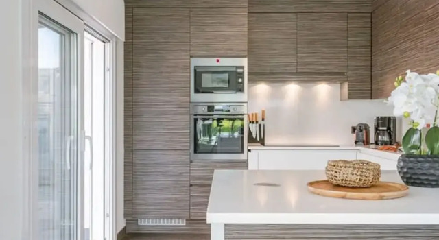 Коттедж Spacious House With Garden and Parking