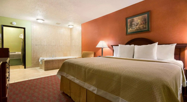 Двухместный люкс Days Inn by Wyndham Jacksonville NC