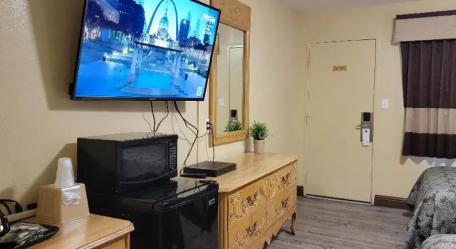 Четырёхместный номер Standard Lakeview Inn