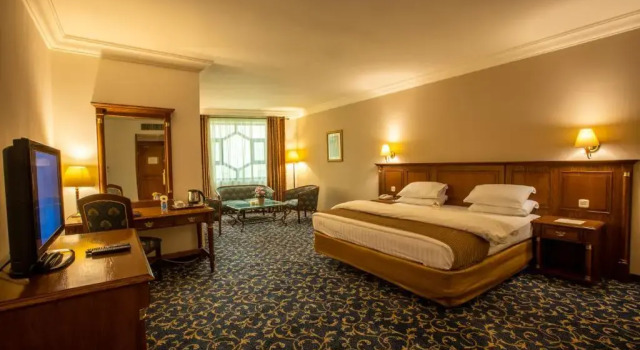 Полулюкс Bristol Hotel