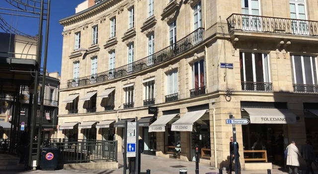 Gîte, Luxueux appartement T3 dans le Triangle D'Or "LES GRANDS HOMMES" Bordeaux