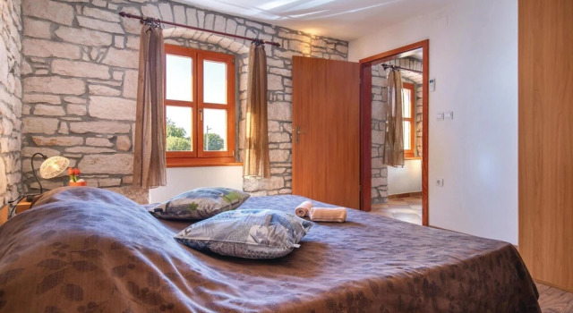 Stunning Home in Hrboki With 4 Bedrooms, Wifi and Outdoor Swimming Pool, Rezervovat Hotel Hotely v Hreljići s parkováním, Parkování