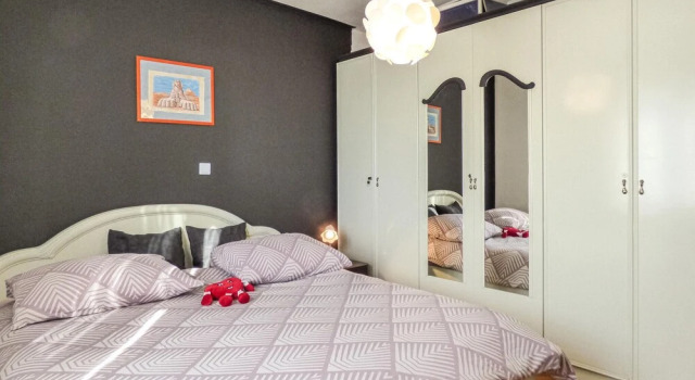 Stunning Home in Dugi Rat With Wifi and 1 Bedrooms, Rezerwuj Hotel Hotele w Split-Dalmatia County z parkingiem, Parking