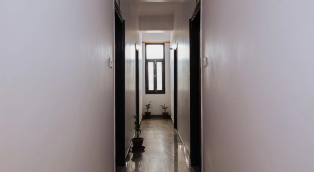 OYO 15253 Pluto Residency