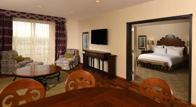 Woolleys Classic Suites Denver Airport, Buchen Sie Hotel Aurora Colorado
