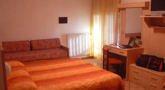 Четырёхместный номер Standard Hotel & Appartamenti Al Larice
