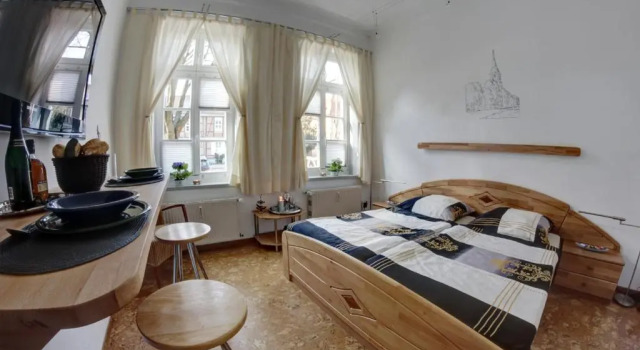Ferienwohnung an der Schelfkirche, Забронировать Отель Отели Шверина 3 звезды, рядом с Schleswig-Holstein-Haus, 3*