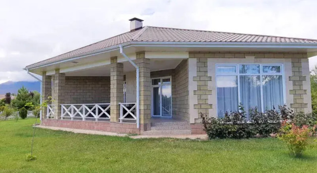 Karven Chetyre Sezona, Book Hotel Hoteller i Issyk-Kul Region med pool, Swimmingpool
