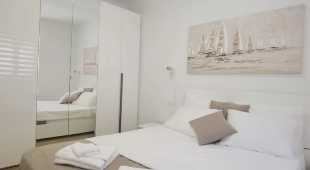 Pula centar app Alex 1, Забронировать Отель Пула Pula Riviera, рядом с Pula Twin Gates