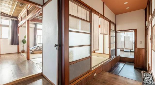 2フロア貸切最大15名 国際通り徒歩1分 駐車場1台無料 Paradise inn 安里, Забронировать Отель Отели Наха с парковкой, рядом с Здание администрации префектуры Окинавы, Парковка