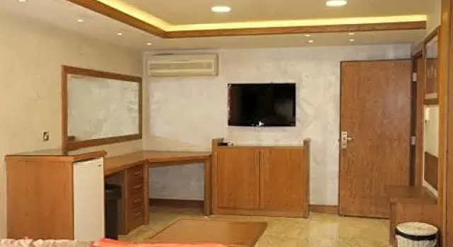 Полулюкс Al Raad Hotel
