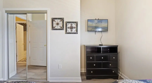 Sunny 2BR Condo with Community Pool and Close to Attractions