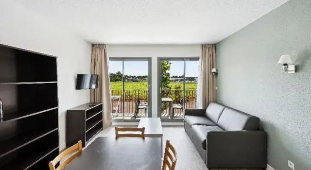 Апартаменты c 1 комнатой с балконом All Suites Appart Hôtel  Bassin d'Arcachon - Dune du Pilat