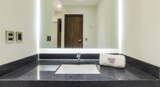 Четырёхместный номер Deluxe Hotel Río Puebla Centro